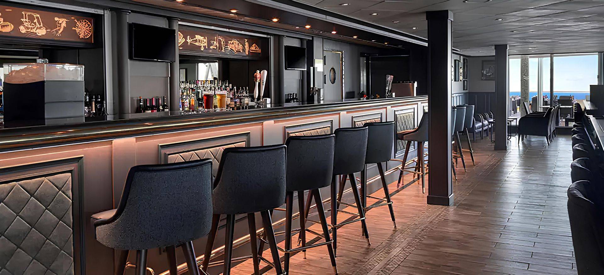 The Local Bar & Grill【免付費】